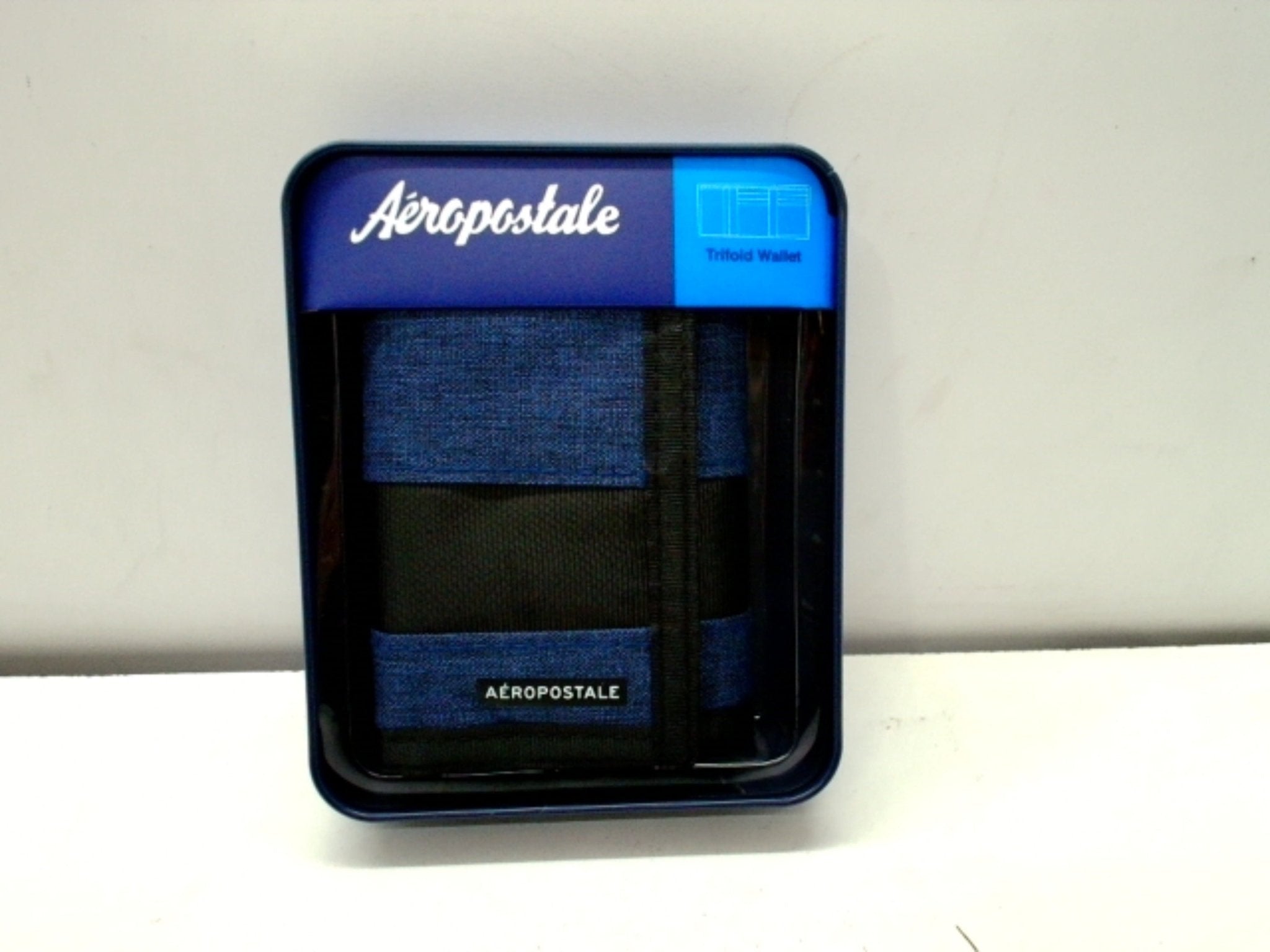 Aeropostale Slim Men's Navy Leather Trifold Wallet - Brantford Surplus