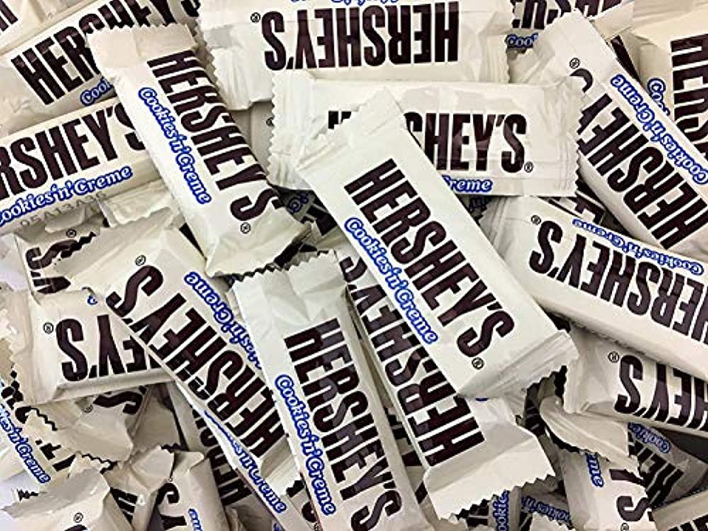 Hershey's Cookies & Cream Snack Candy - 904g Pack - Brantford Surplus