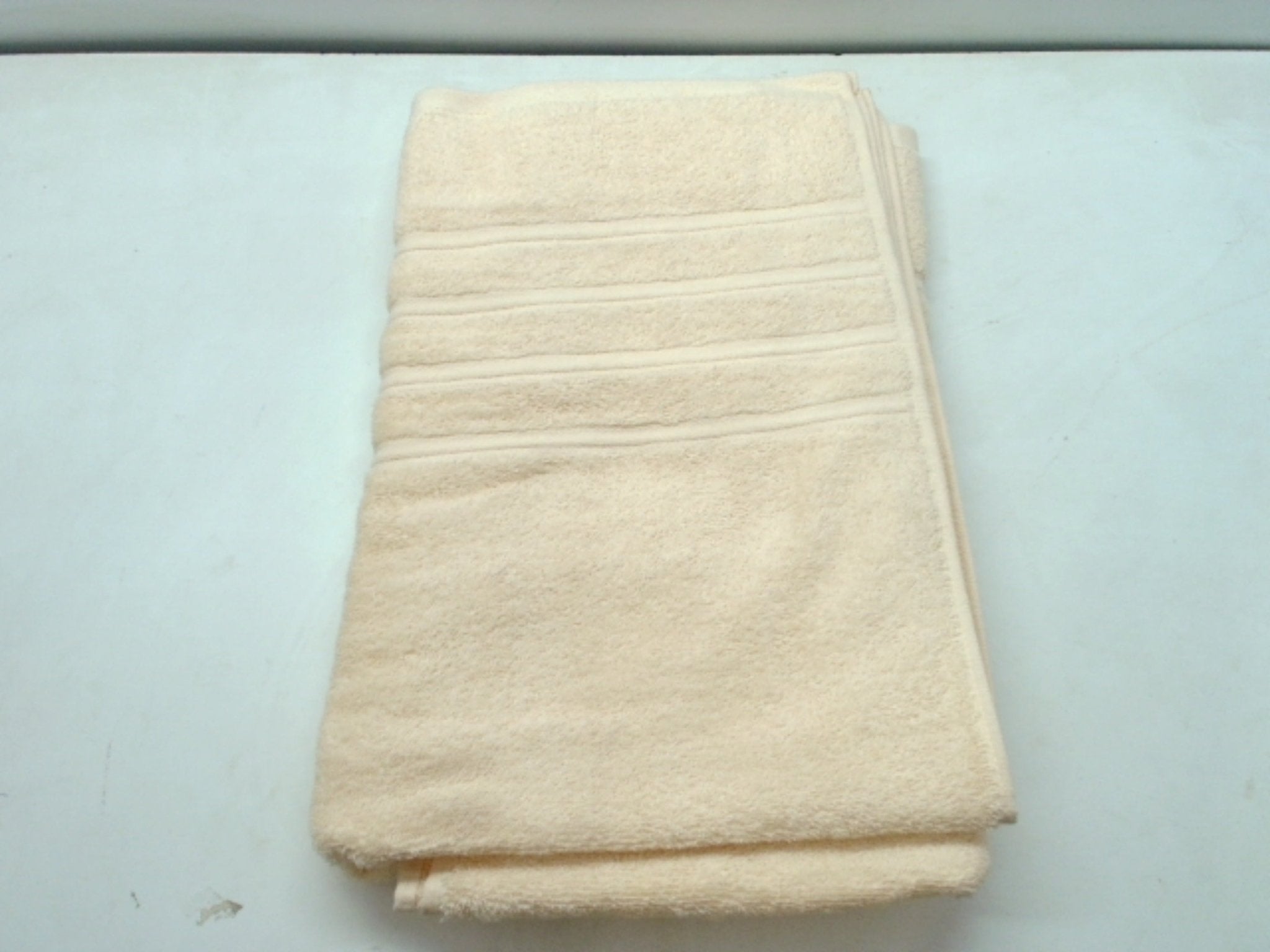 Large Cream Bath Towel 32x64 - Haenkrs - Brantford Surplus