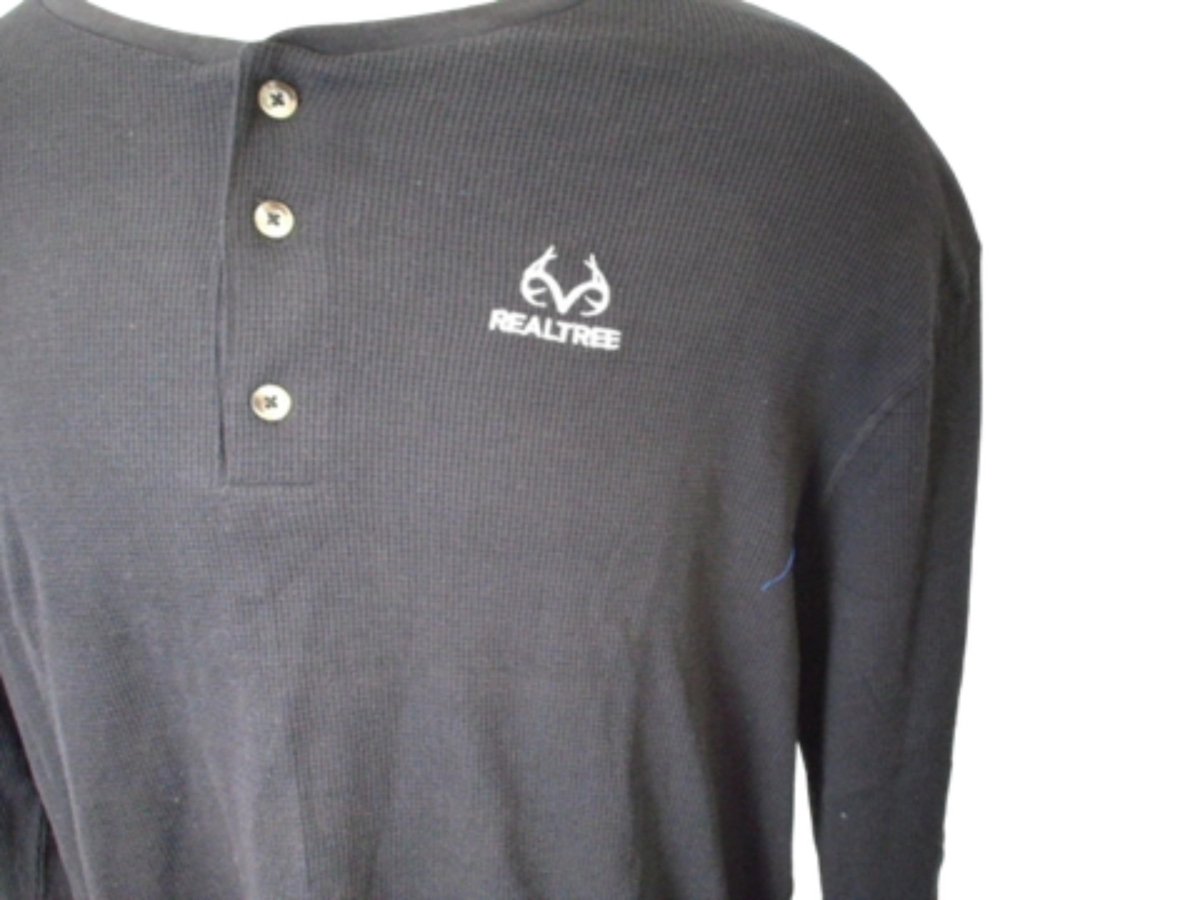 Realtree Men's Thermal Henley Top - Large, Assorted Colors - Brantford Surplus