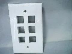 Wallplate with 6 keystone - white - Brantford Surplus