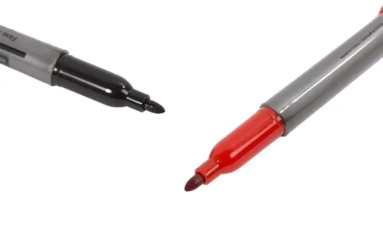 2-pc Fine Permanent Markers     Blue/Black or Red/Black CTGBRA