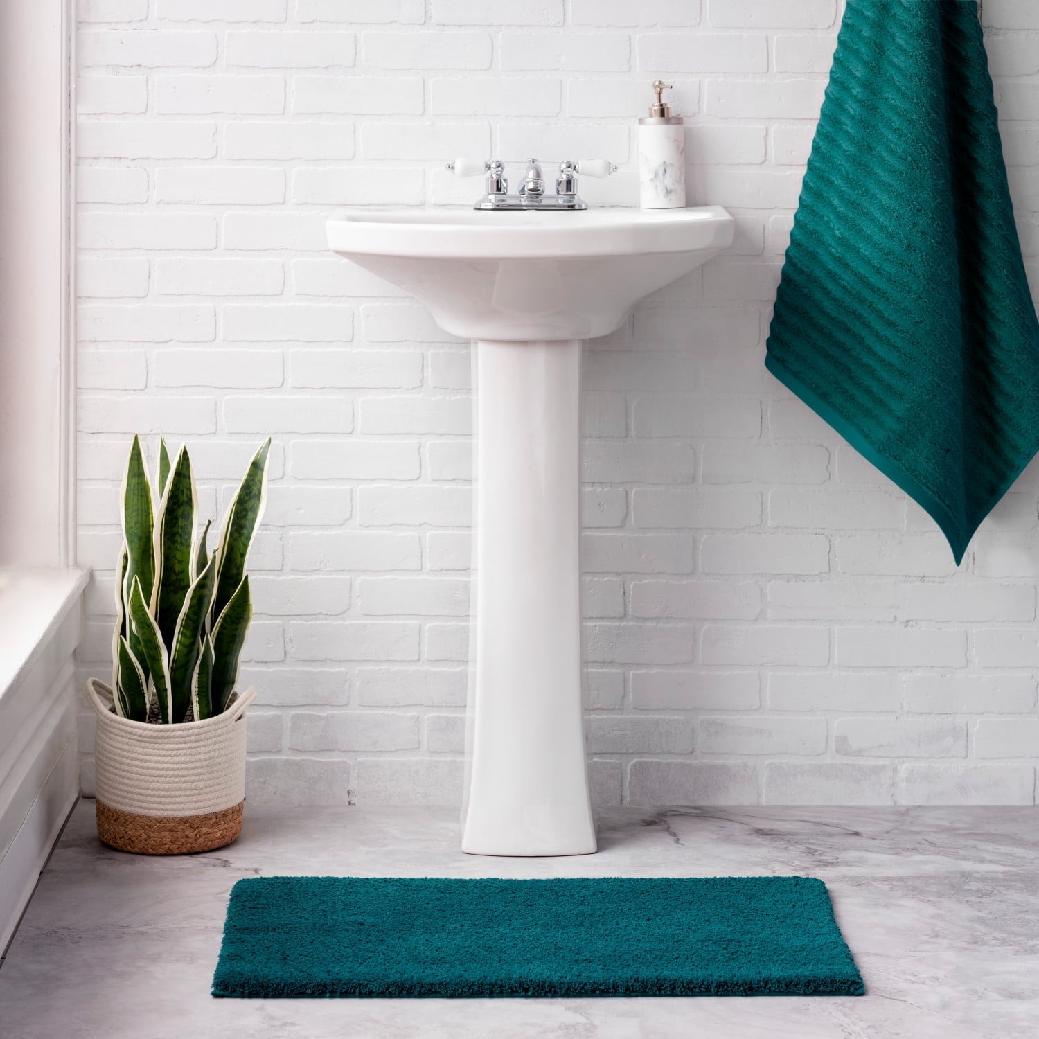 Bath Rug 20"x34" Teal Rain Ultra Soft Better Homes & Gardens - Brantford Surplus