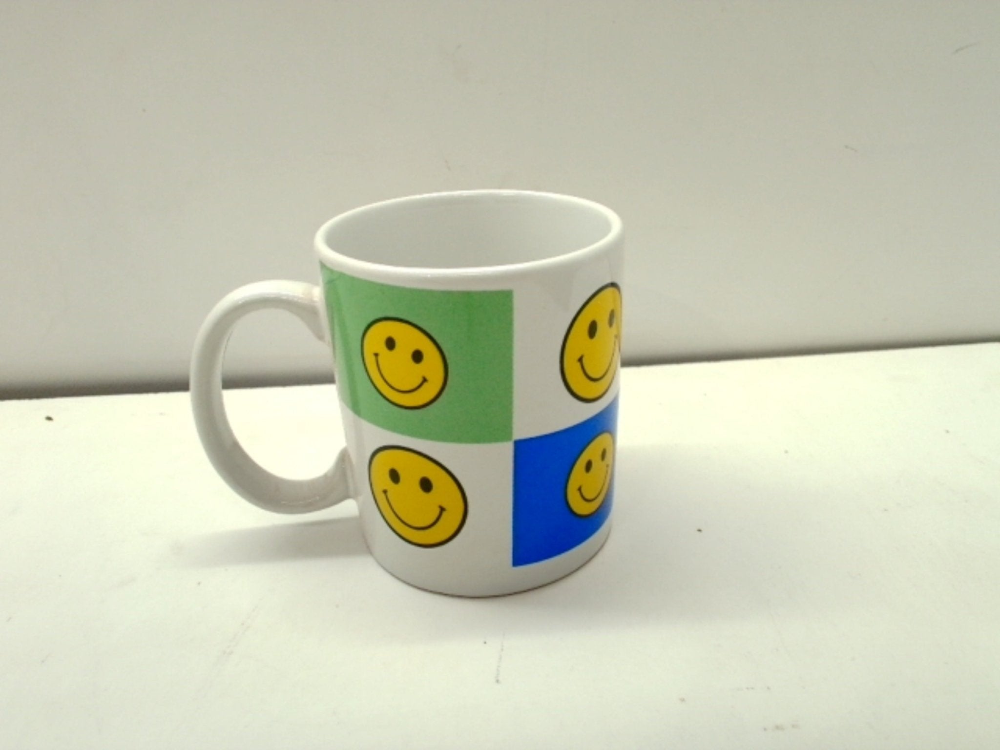 Happy Face Coffee Mug - Brantford Surplus