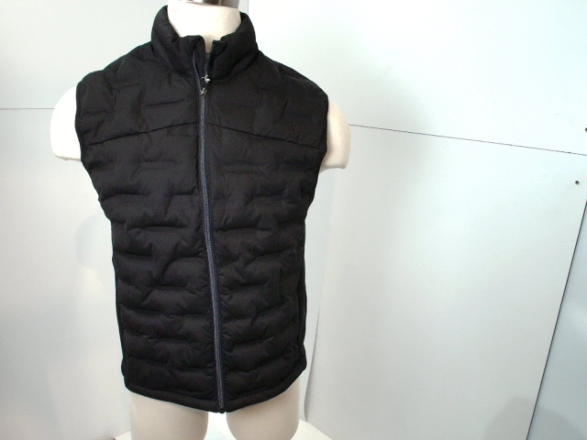 North End Black Puffer Vest - Warm Large Men's Outerwear - Brantford Surplus