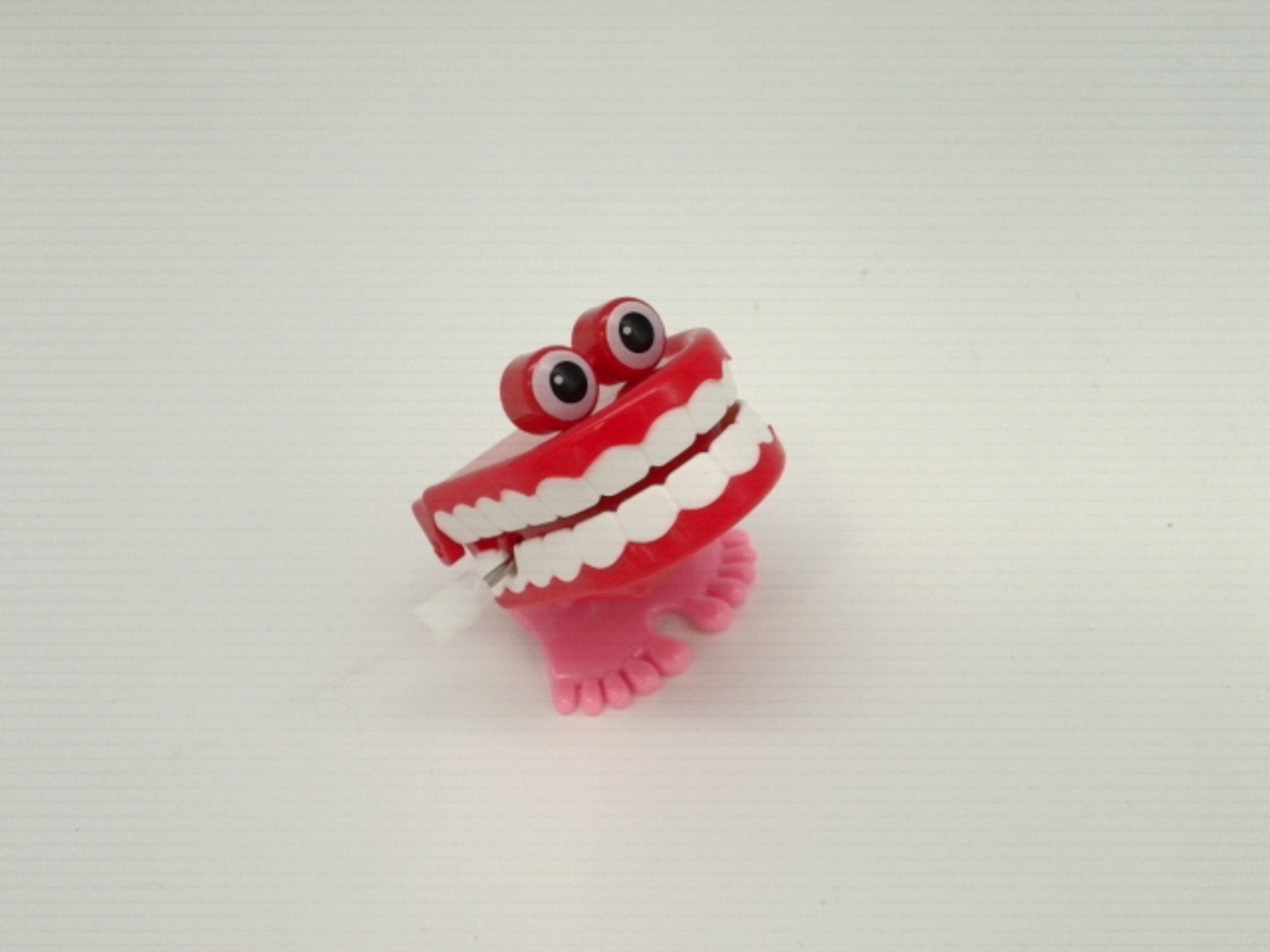Wind Up Chattering Teeth Toy - Funny Moving Gag Gift - Brantford Surplus