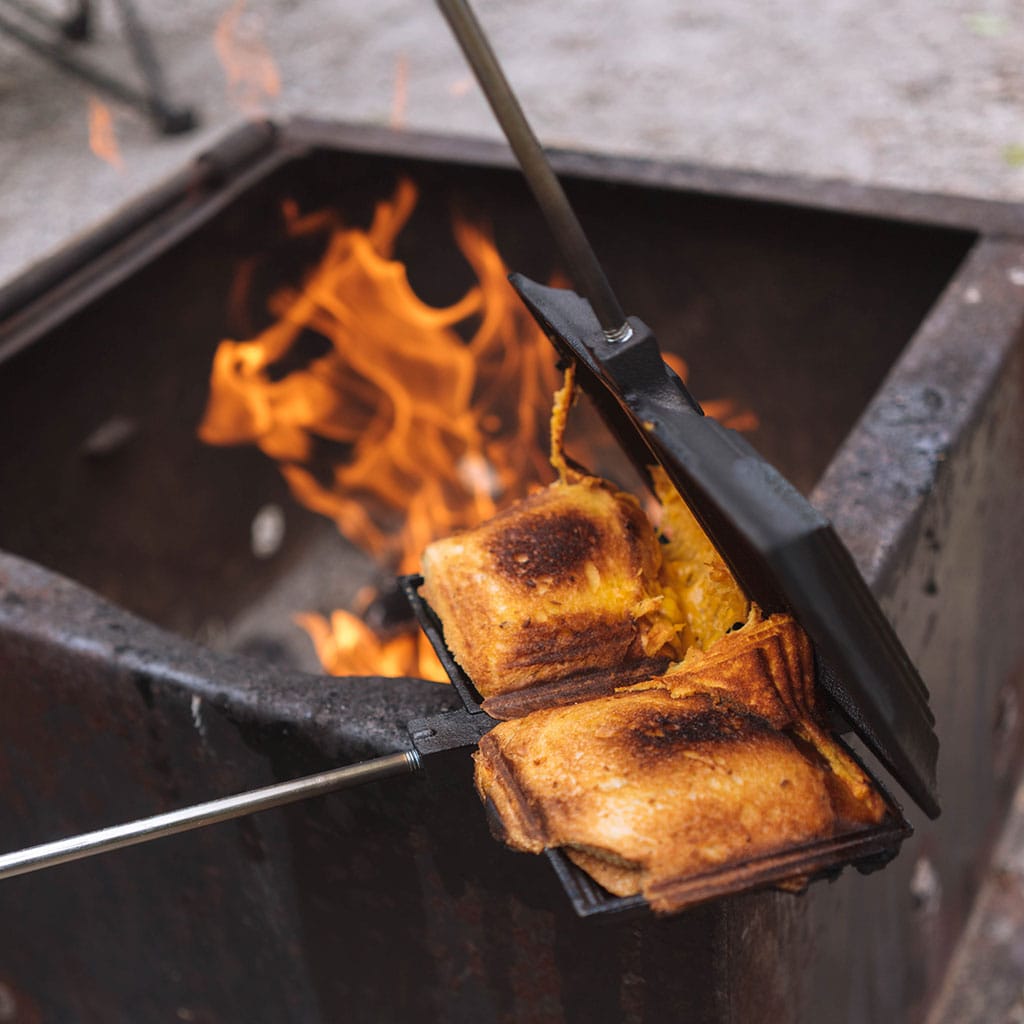 Camp Cooker cast iron - double - Brantford Surplus